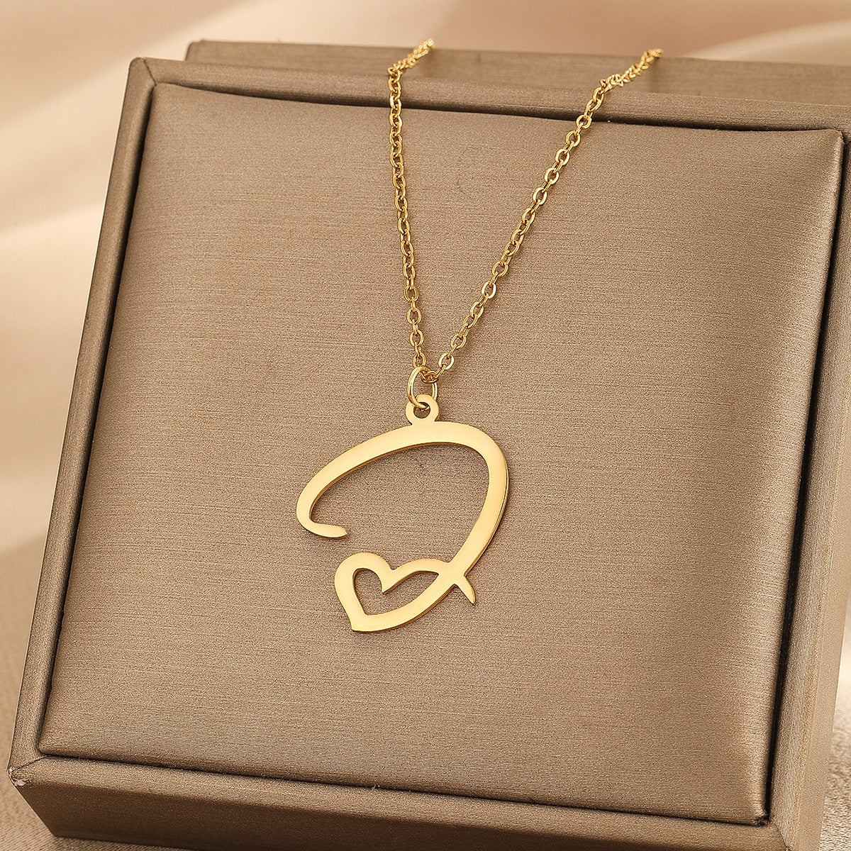 Heart of love 26 letter necklace