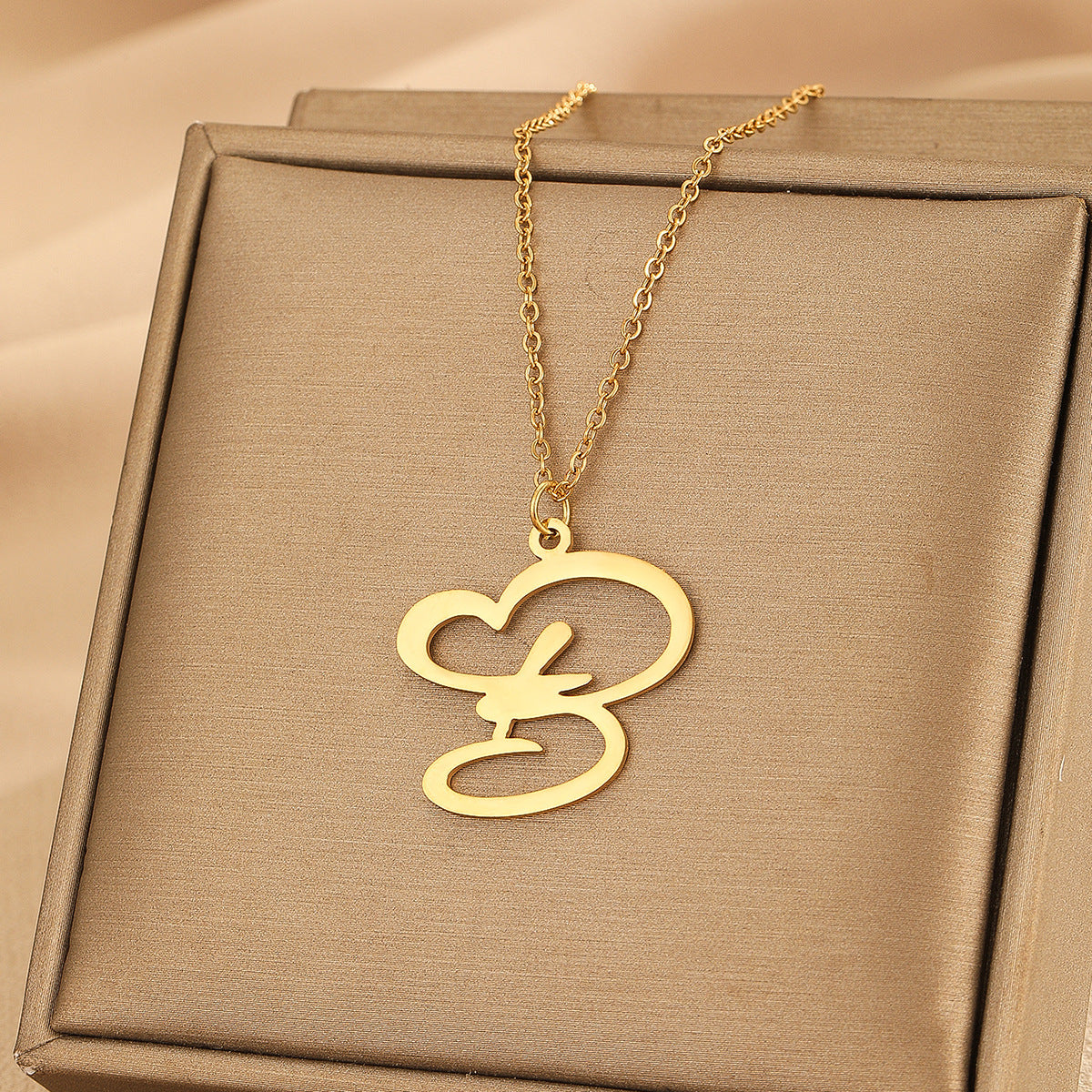 Heart of love 26 letter necklace