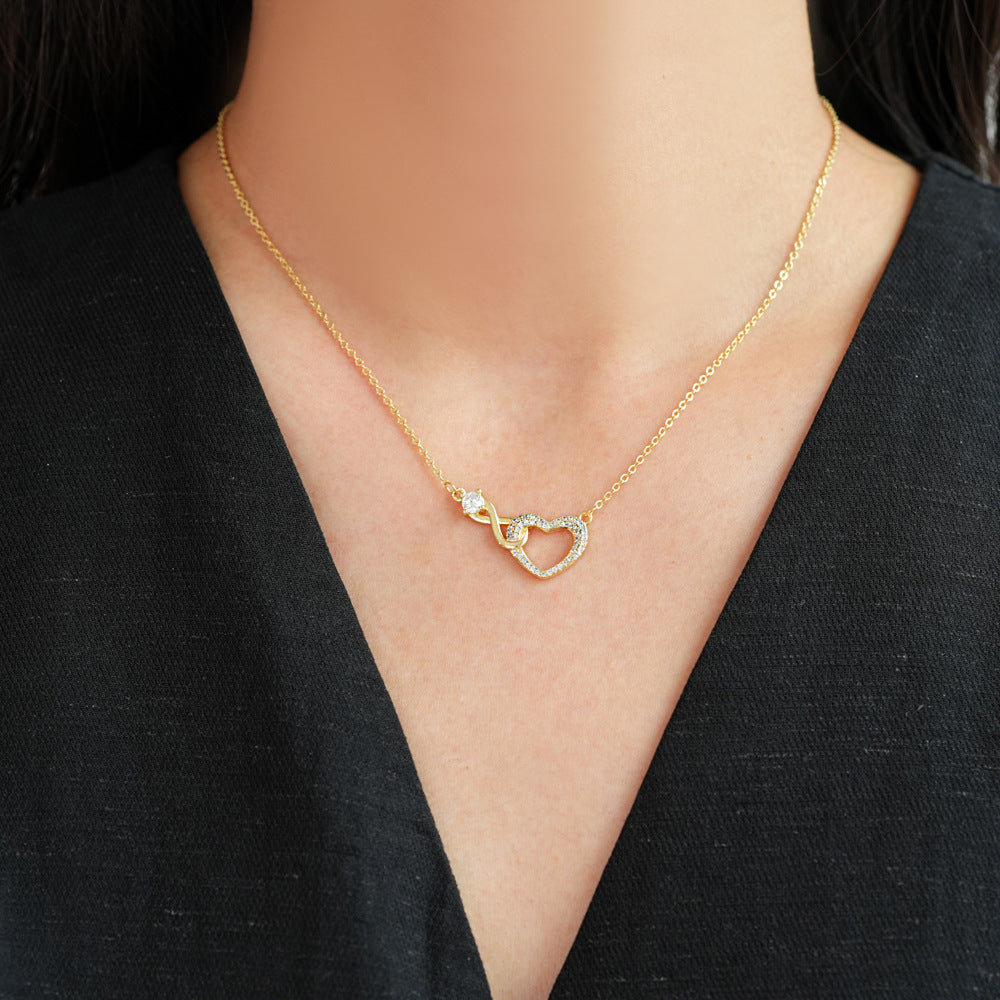 Heart-shaped clavicle chain