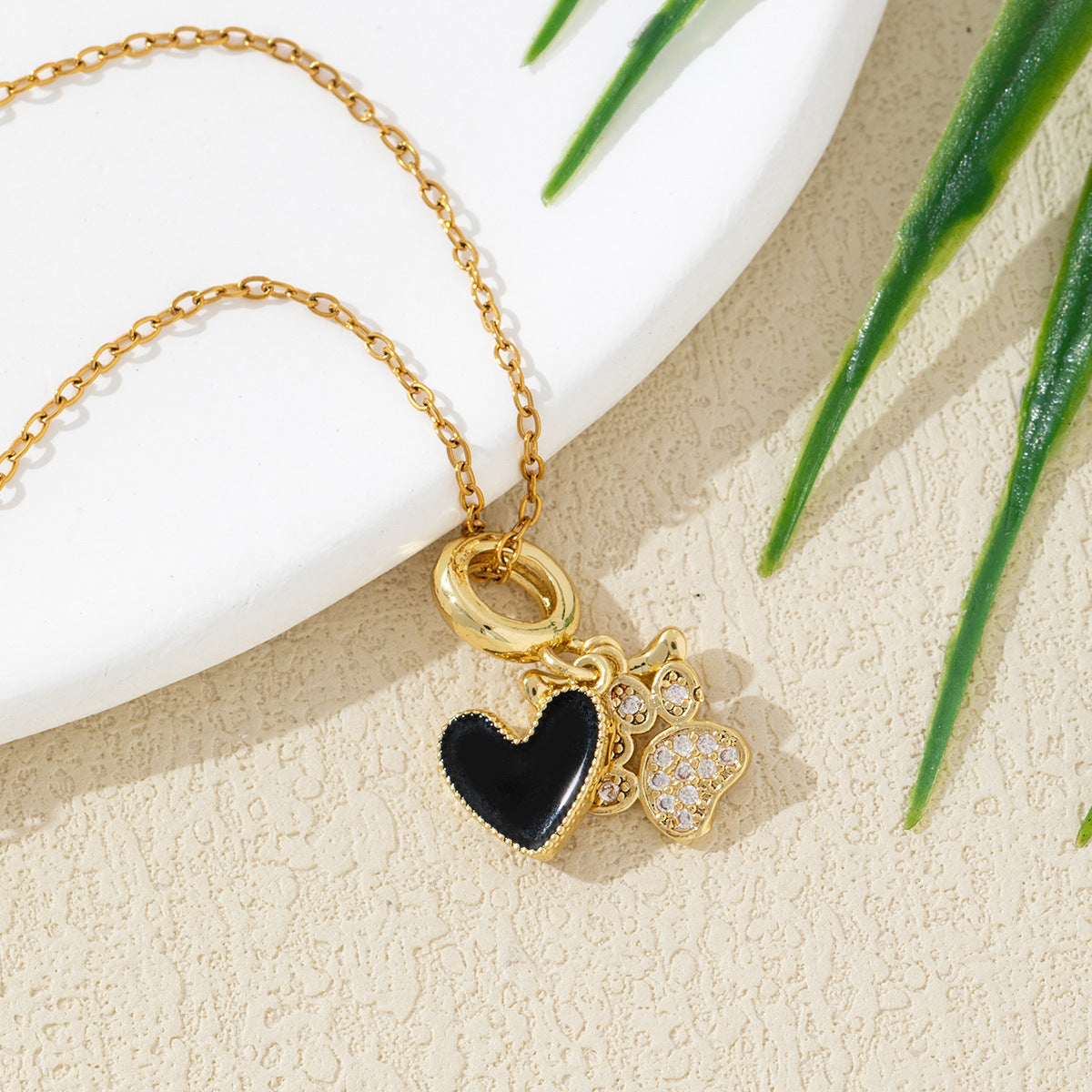 Heart-Shaped Creative Color Necklace