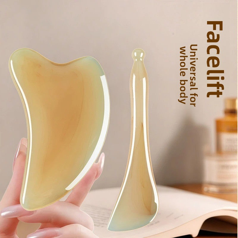 Heart-shaped scraping board