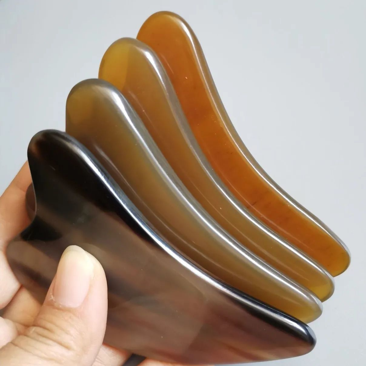Heart-shaped scraping board