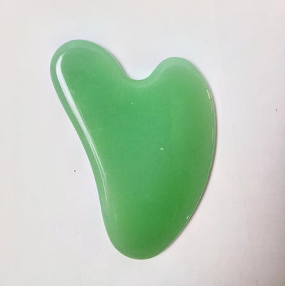 Heart-shaped scraping board