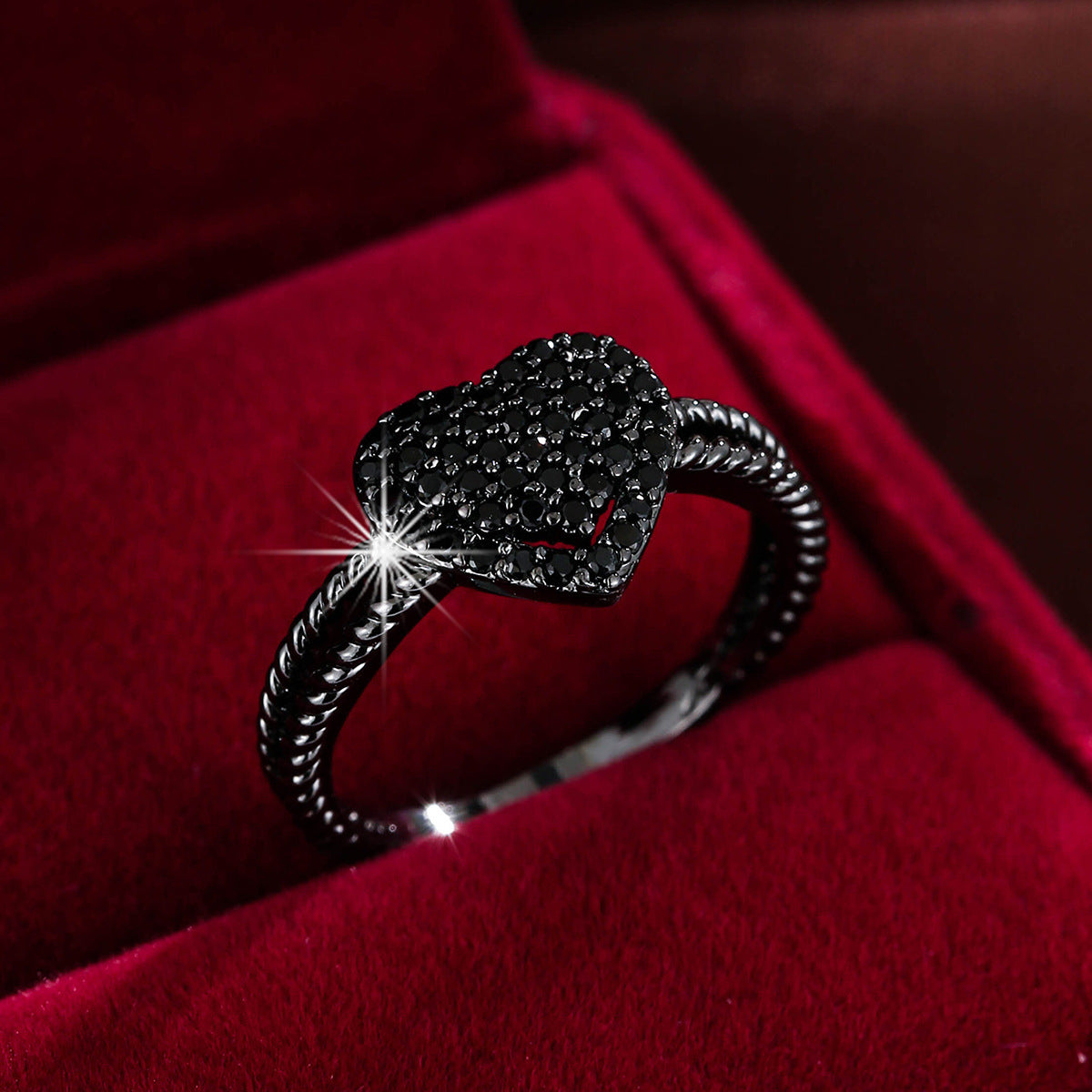 Heart Shaped Zircon Embedded Fashion Ring