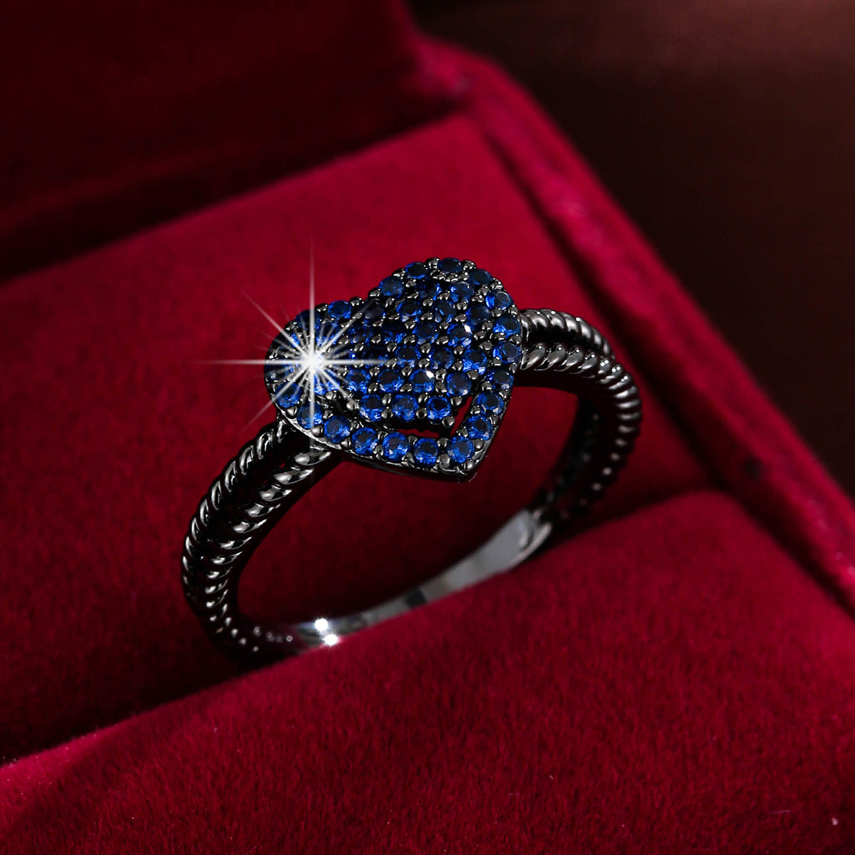 Heart Shaped Zircon Embedded Fashion Ring