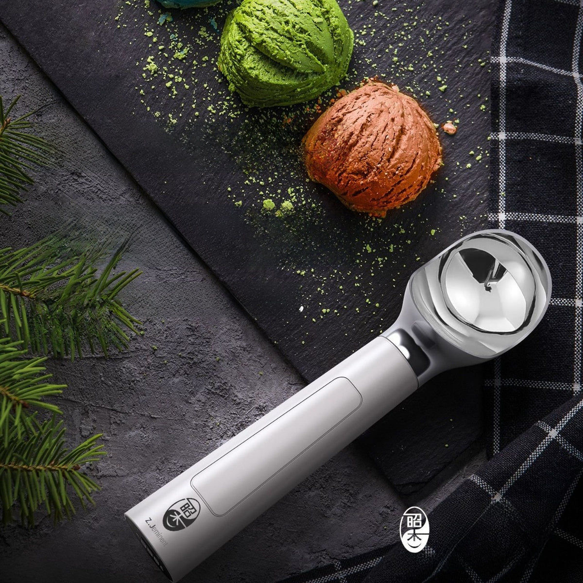Heated ice cream scoop