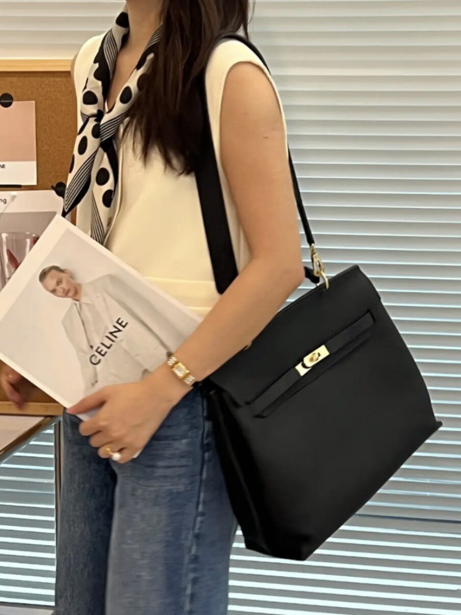 High-end leather tote bag