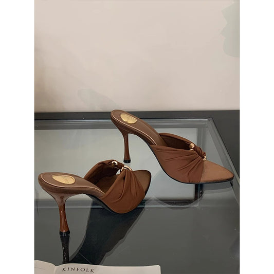 high-heeled shoes