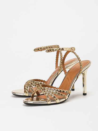 high-heeled shoes