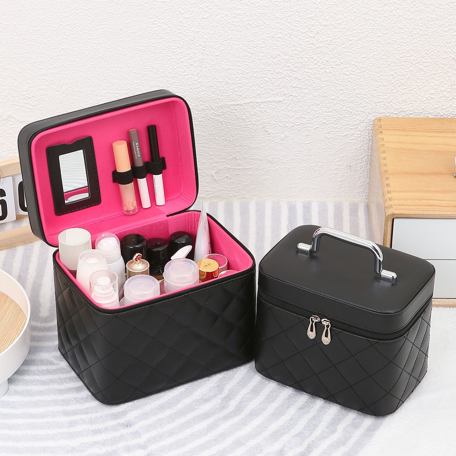 High-Quality PU Cosmetic Case with Multiple Compartments