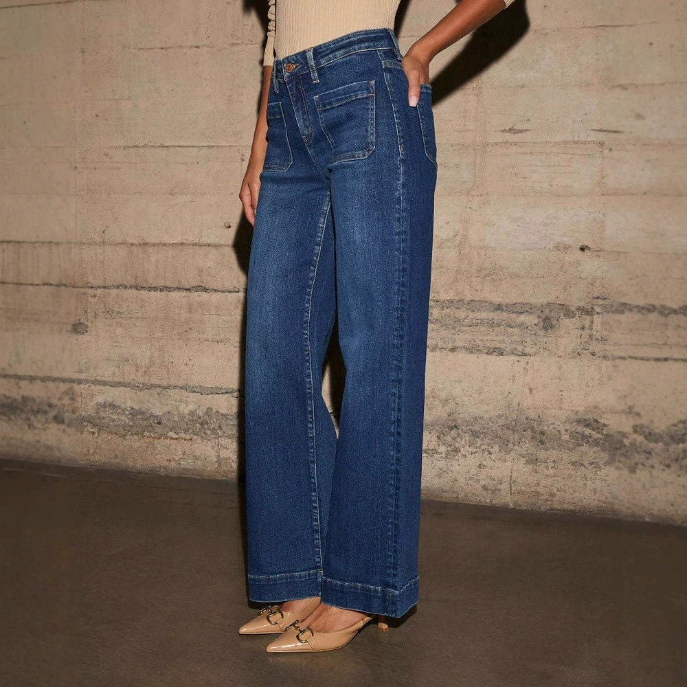 High-waisted jeans