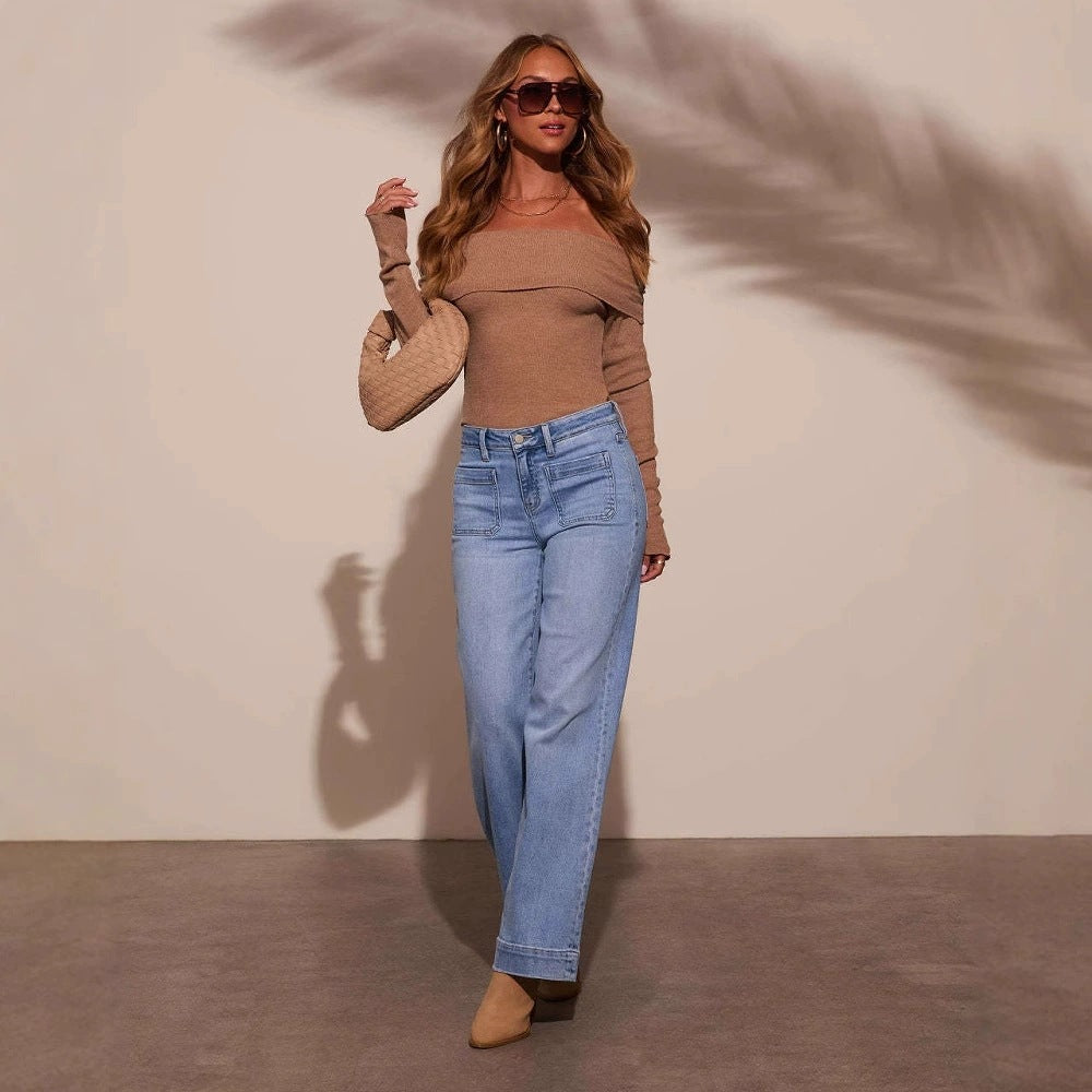 High-waisted jeans