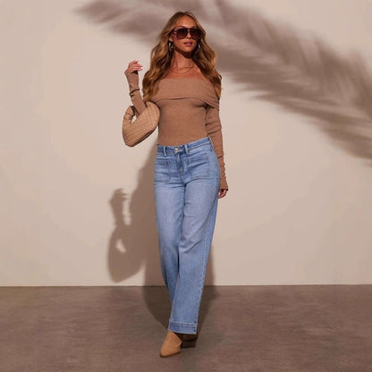 High-waisted jeans