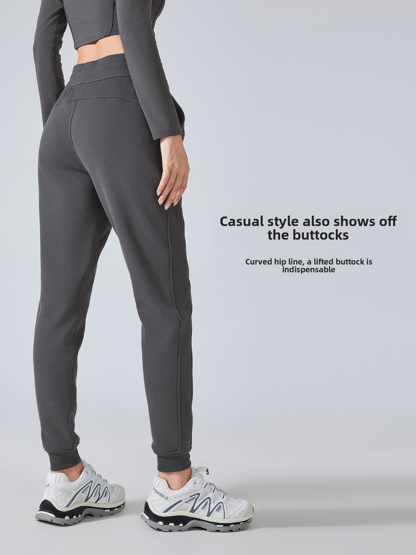 High-waisted loose-cuffed sports pants