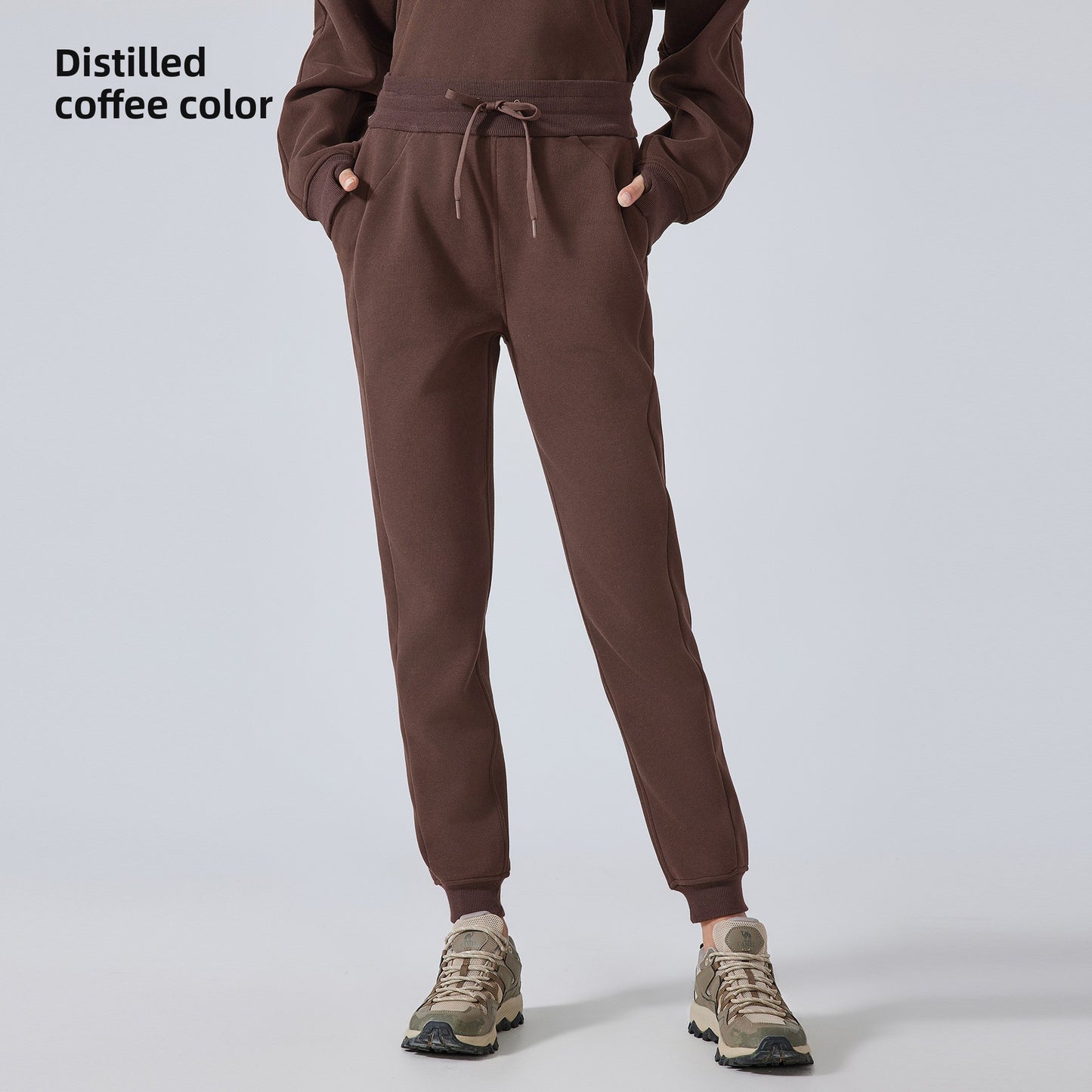 High-waisted loose-cuffed sports pants