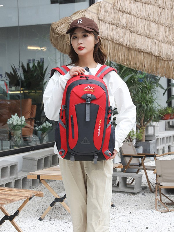 Hiking backpack for climbing mountains