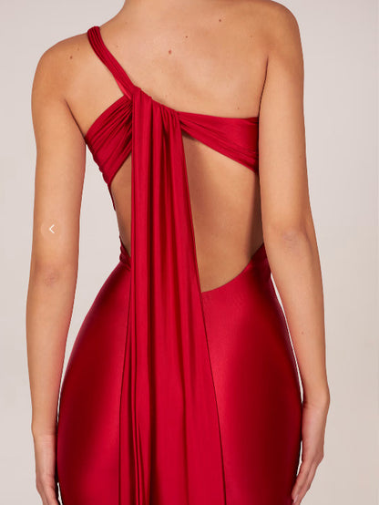 Hip-hugging evening gown