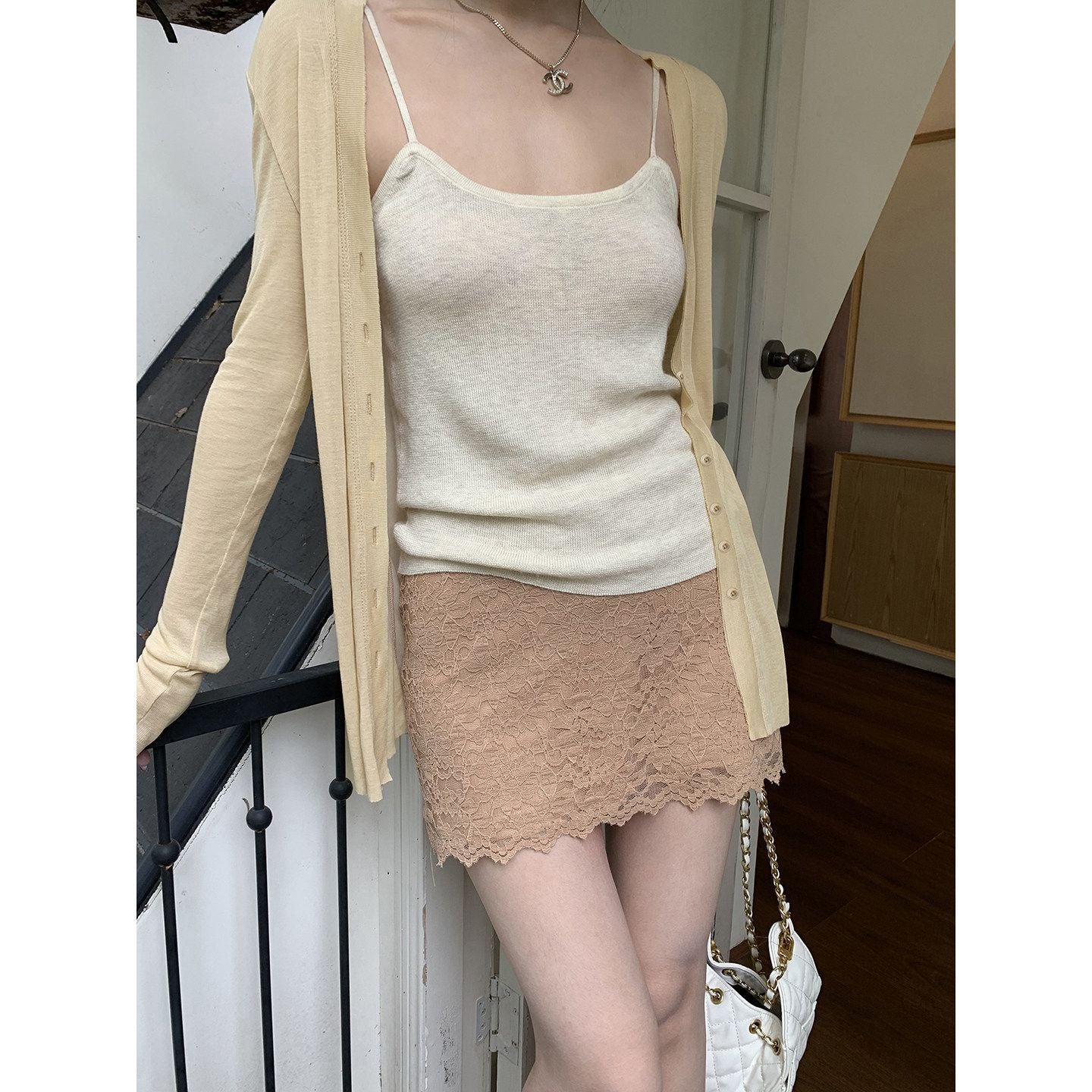 Hip-hugging skirt