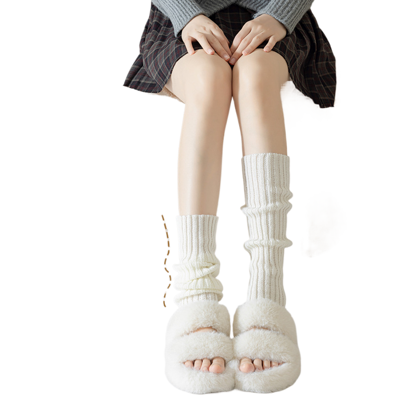 Hole-punched knitted tights
