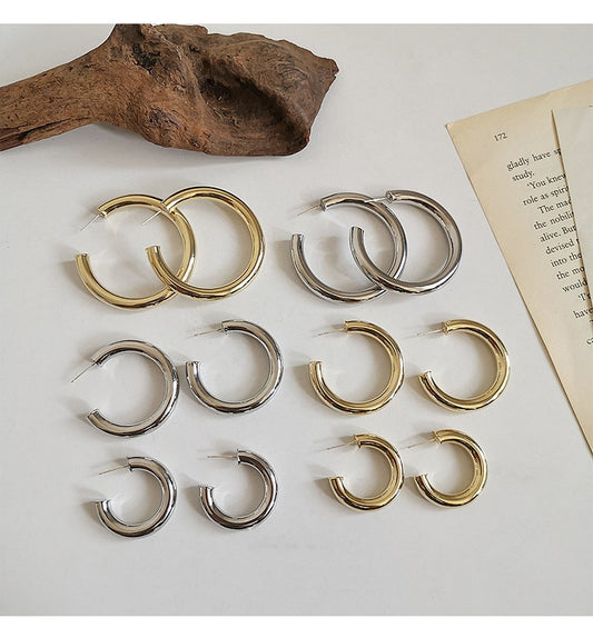 Hollow earrings