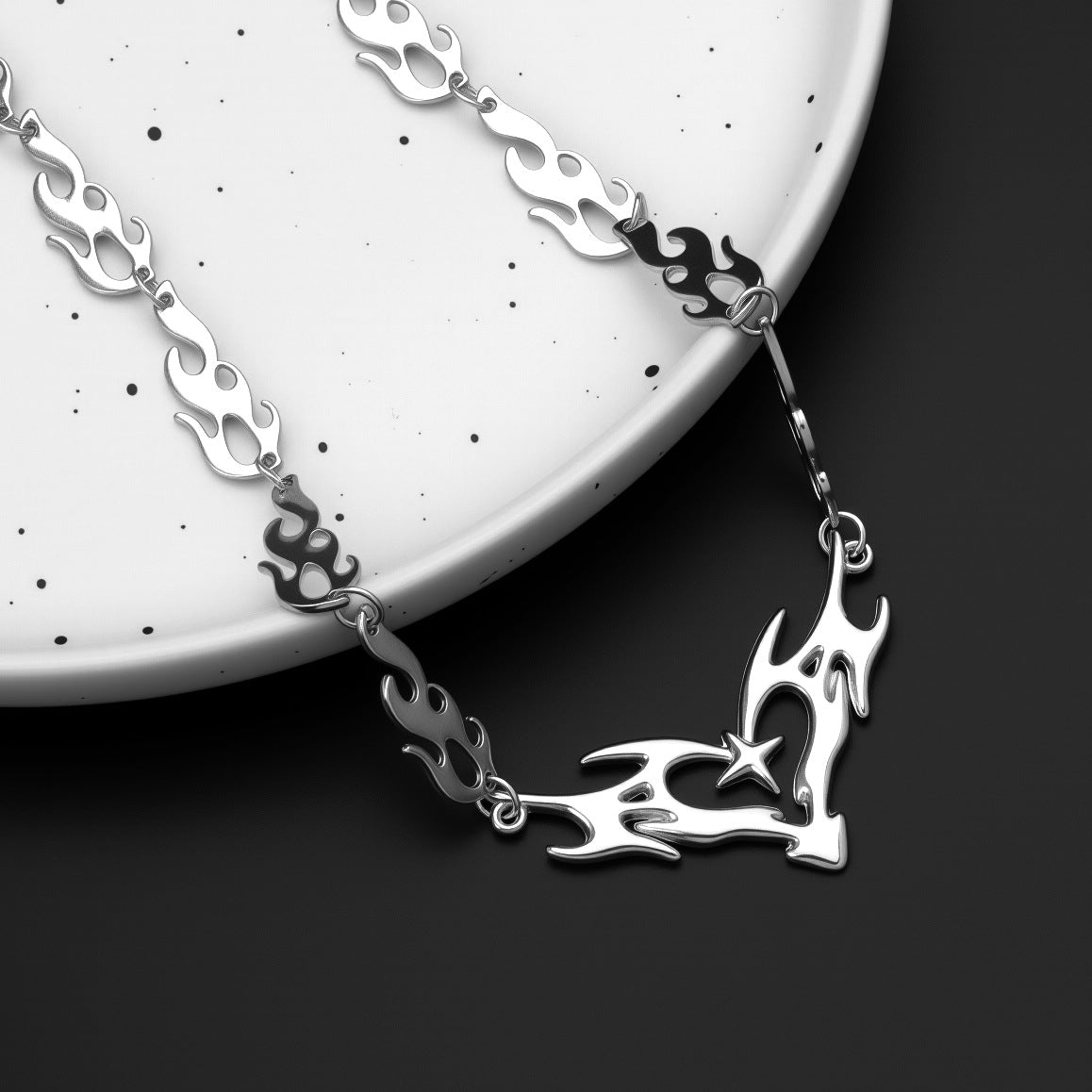 Hollow Peach Heart Thorn Flame Chain Necklace