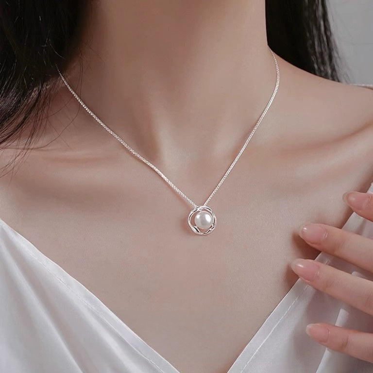 Hollow Pearl Necklace for Women
