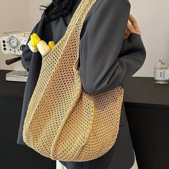 Hollowed-out straw bag
