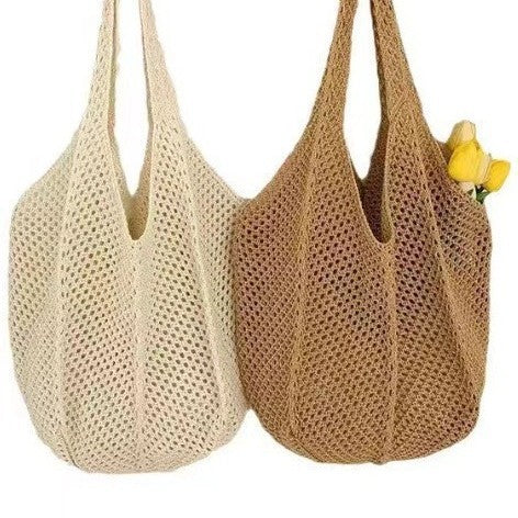 Hollowed-out straw bag