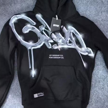 Hooded sweatshirt for both men and women