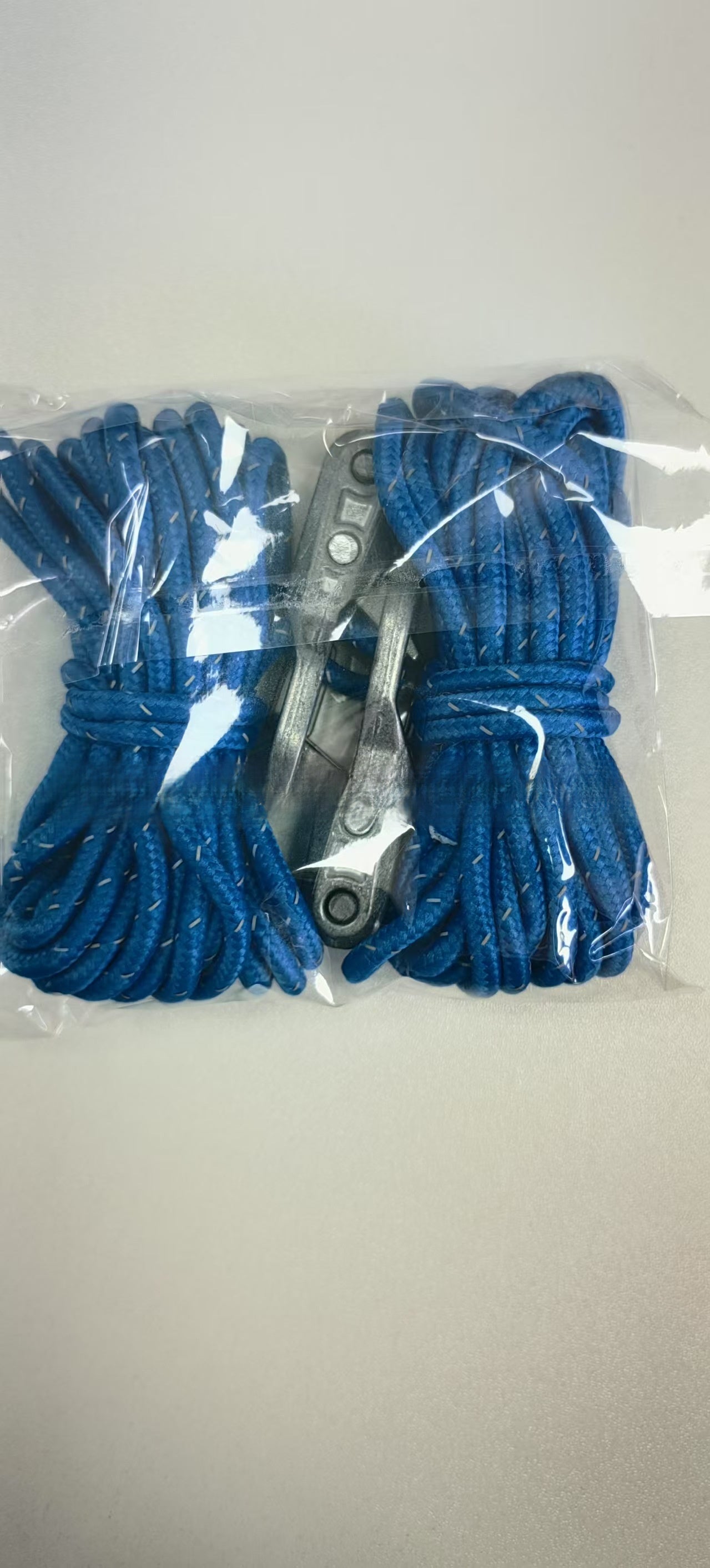 Hook rope fastening tool