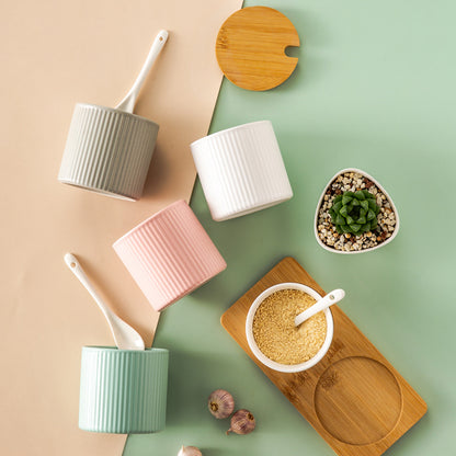 Household seasoning jar