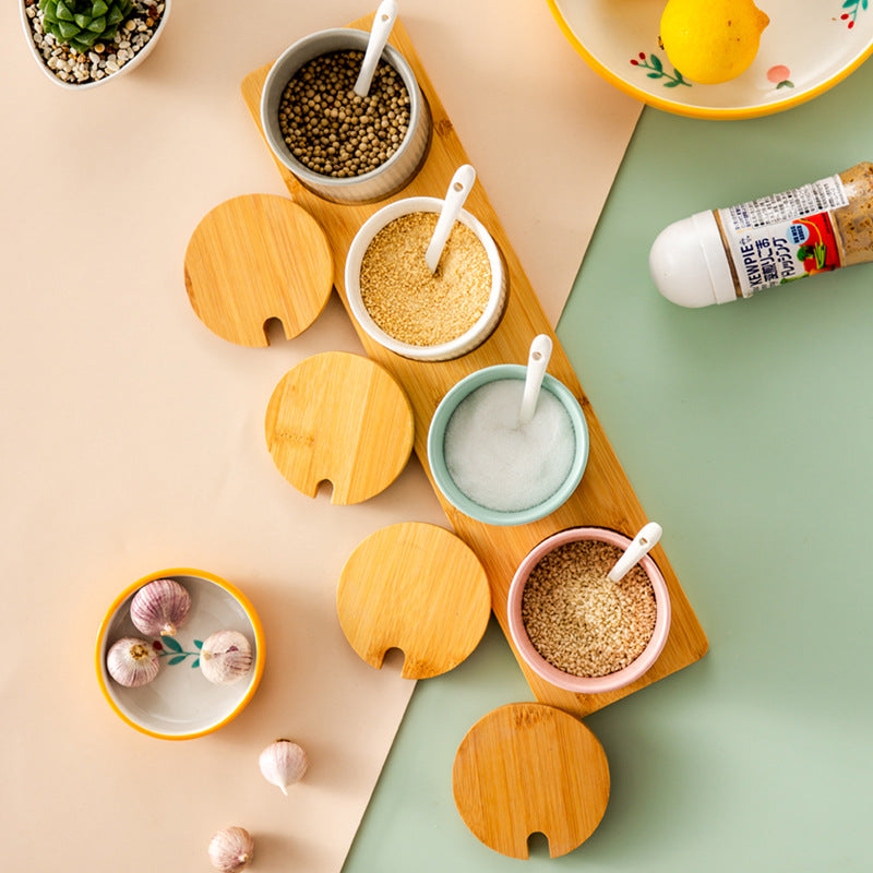 Household seasoning jar
