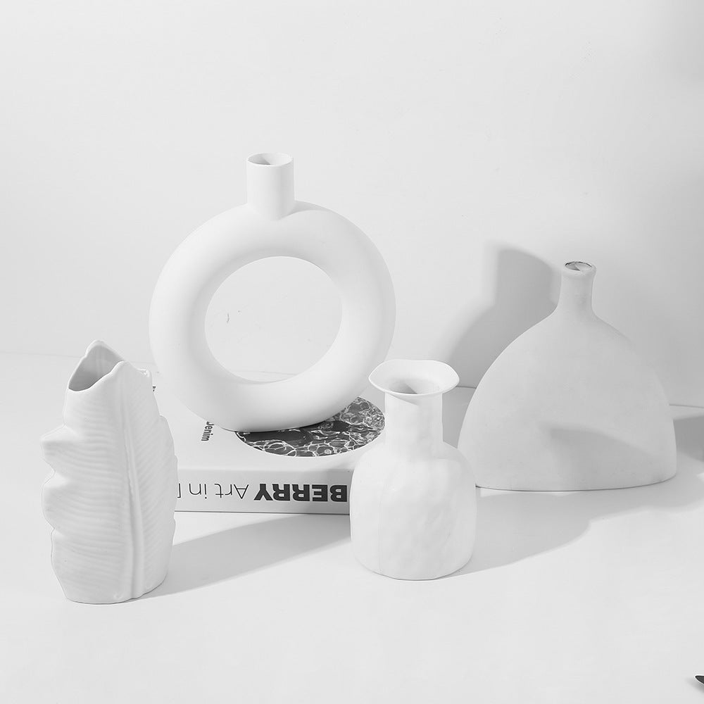 In Style minimalist plastic vase