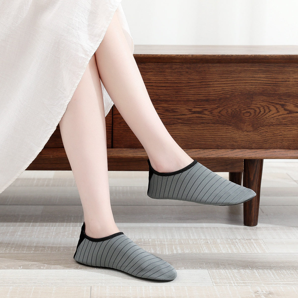 Indoor fitness shoes