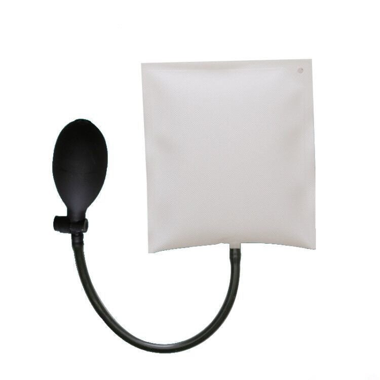 Inflatable leveling cushion