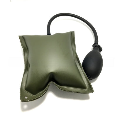 Inflatable leveling cushion