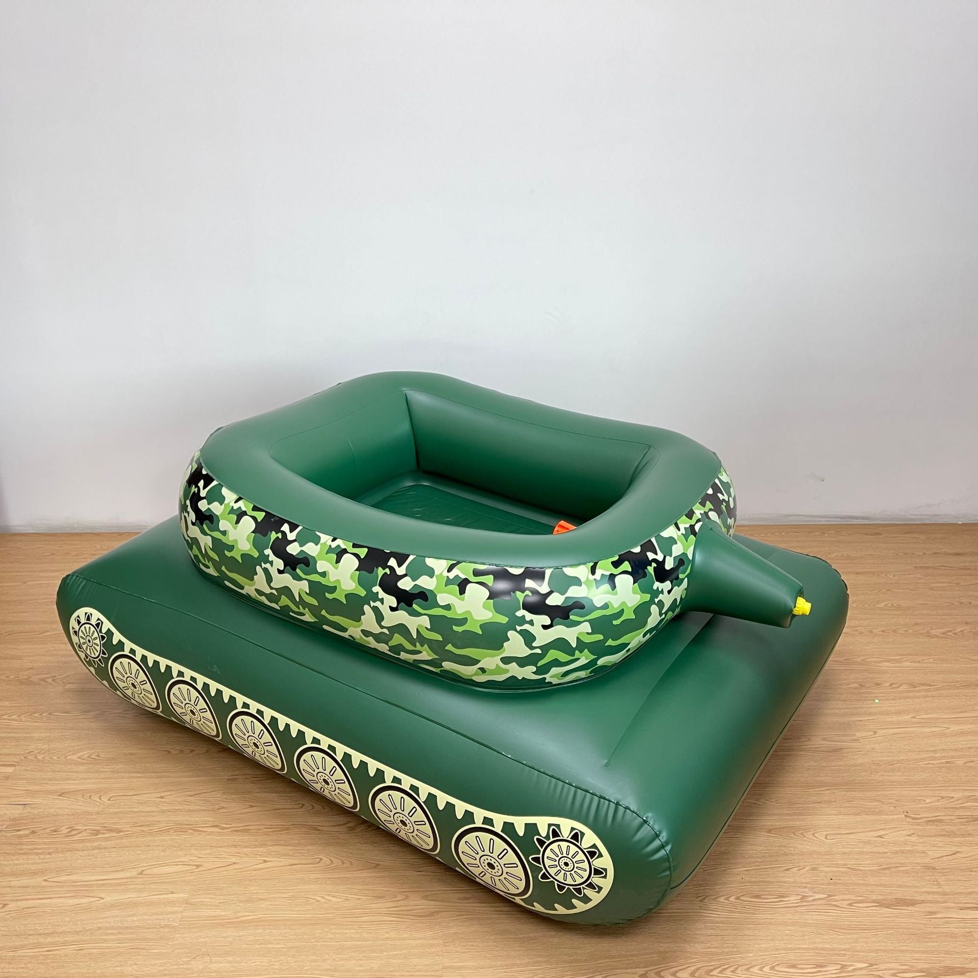 Inflatable Water Spray Battle Tank
