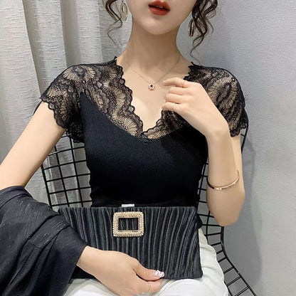 Inner layer: V-neck t-shirt