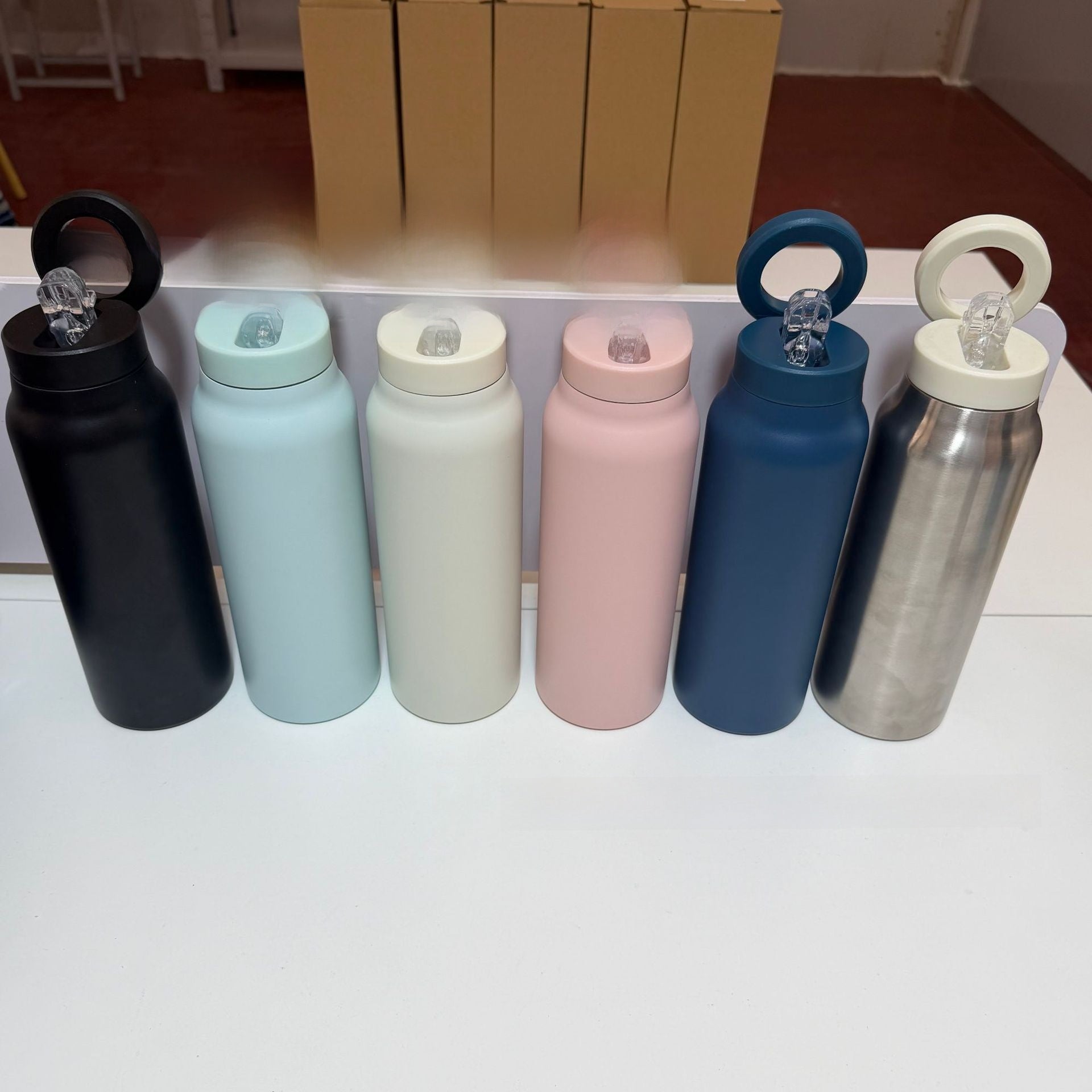 Insulated Sports Water Bottle with Phone Holder