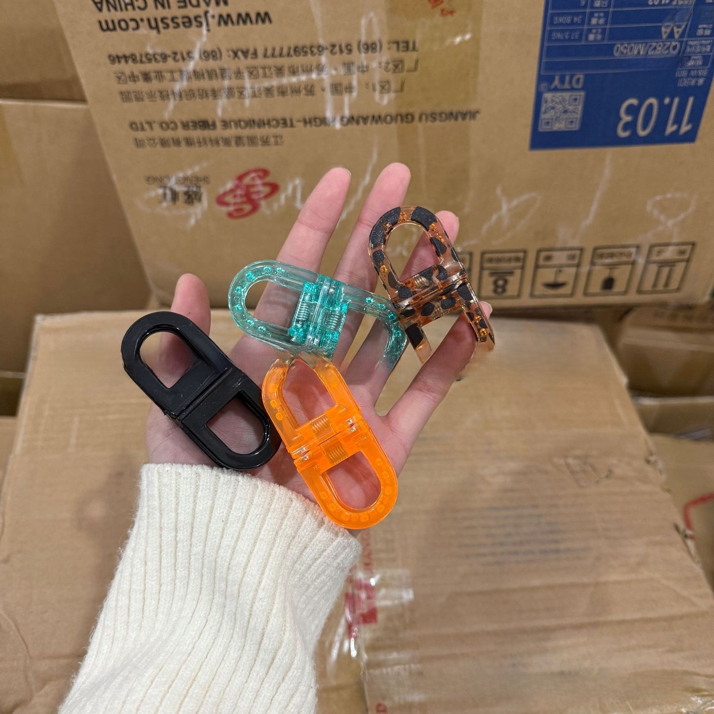 Intelligent Magnetic Hairpin