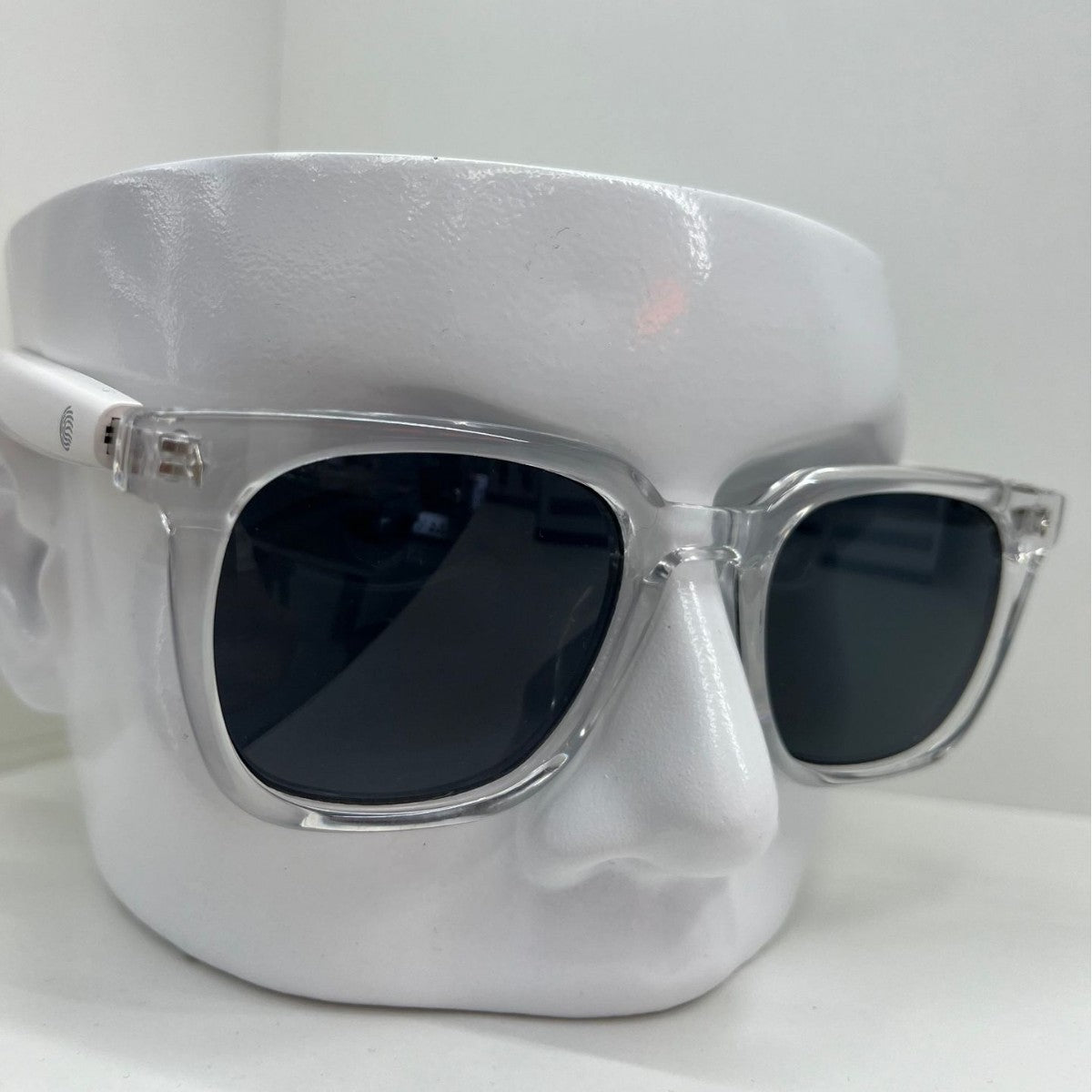 Intelligent Translation Glasses
