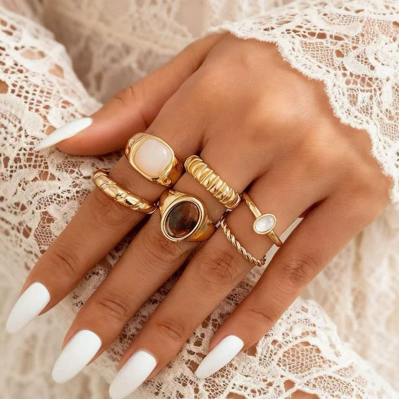 Irregular diamond ring