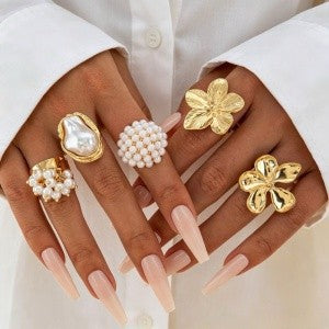 Irregular diamond ring