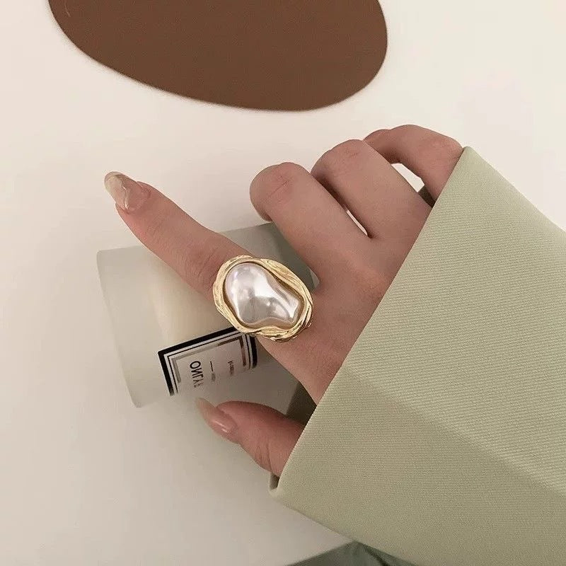 Irregular diamond ring