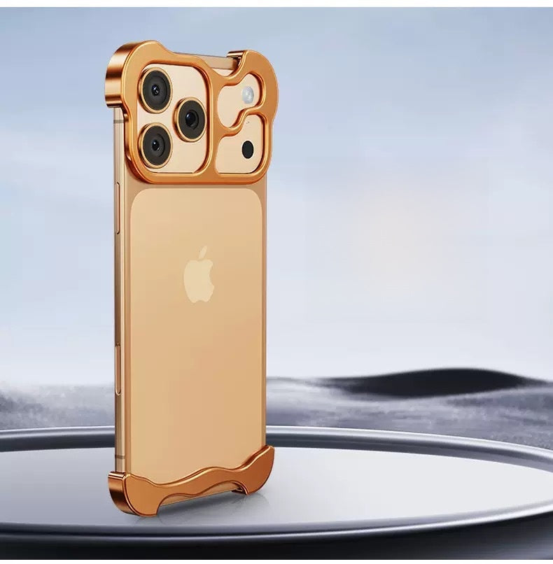 Irregular-shaped metal corner pads