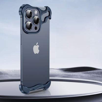 Irregular-shaped metal corner pads