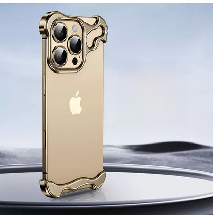 Irregular-shaped metal corner pads