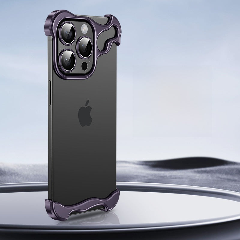 Irregular-shaped metal corner pads