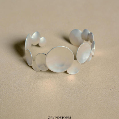 Irregular Wave Pattern Burnt White Ring Bracelet Set
