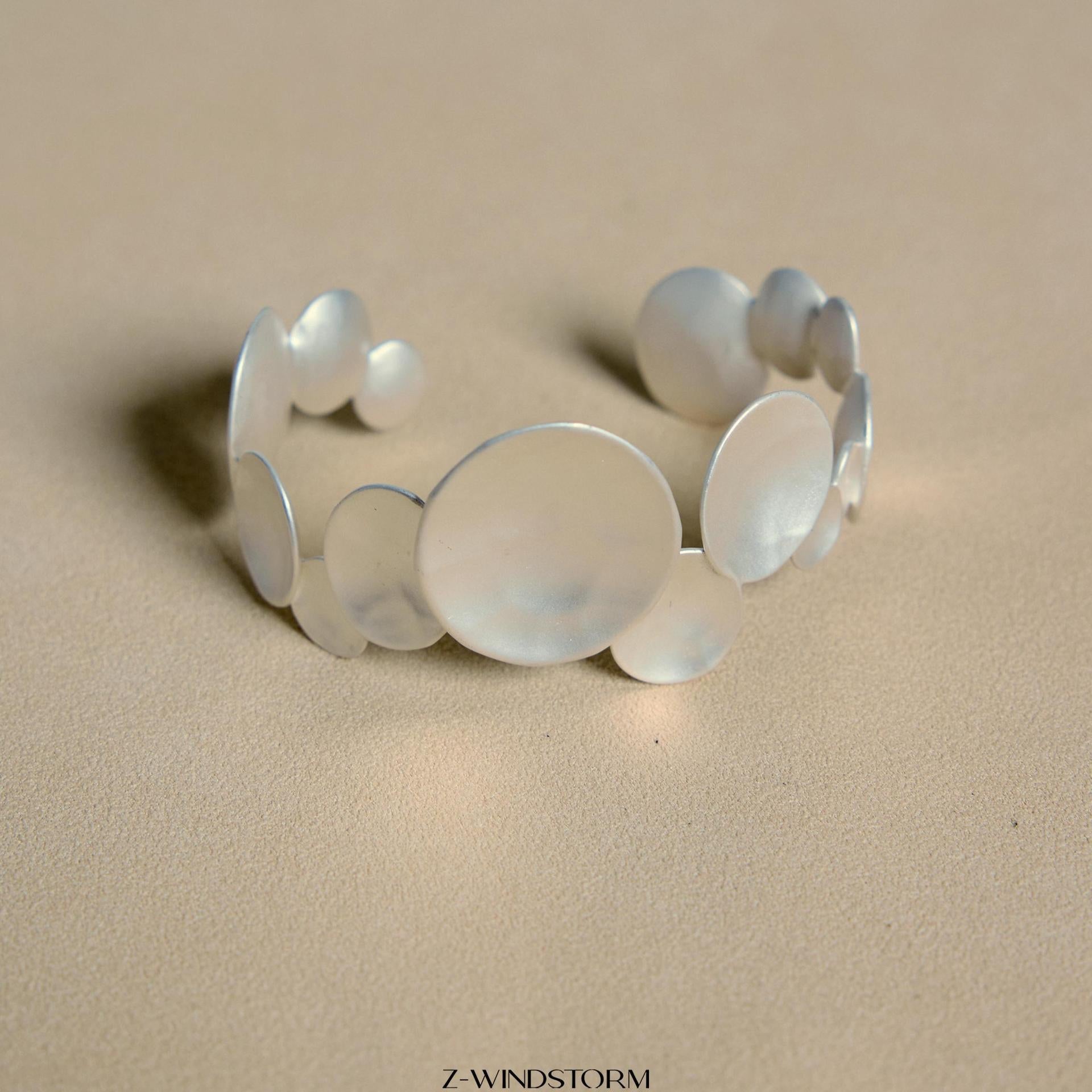 Irregular Wave Pattern Burnt White Ring Bracelet Set